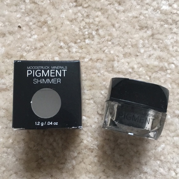 Younique Other - Younique Pigment Shimmer Eye Color in Devious